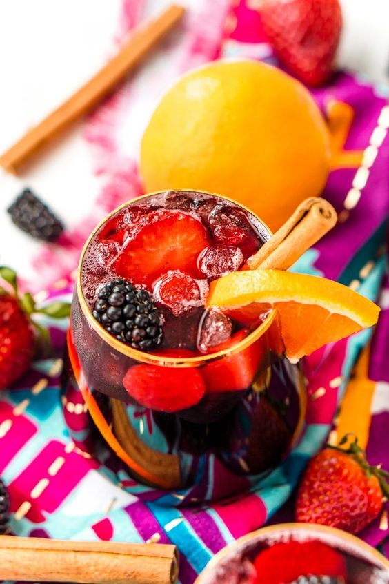 Sangria, una buena opción para las calurosas noches de verano. 